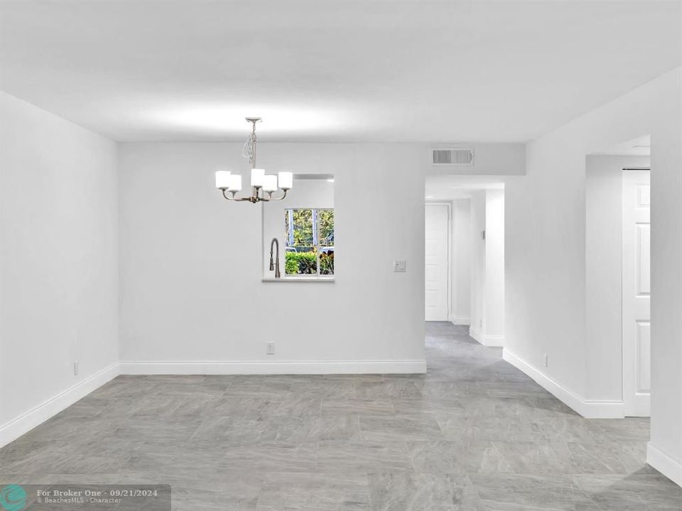 For Sale: $259,000 (2 beds, 2 baths, 1080 Square Feet)