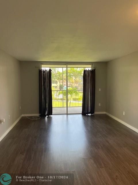 Active With Contract: $1,400 (1 beds, 1 baths, 0 Square Feet)