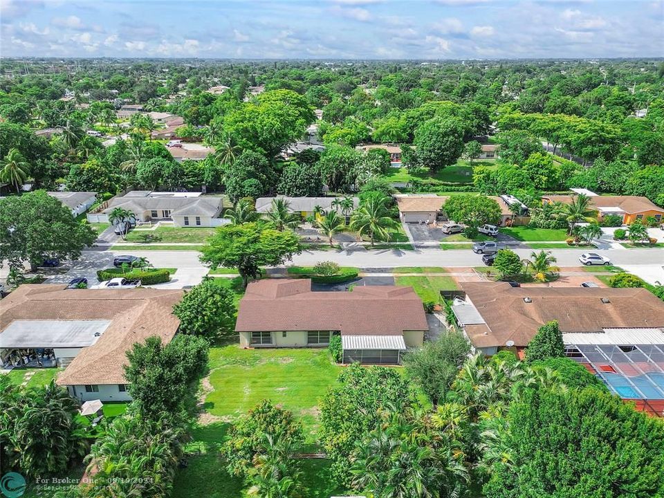 Active With Contract: $559,900 (4 beds, 2 baths, 1939 Square Feet)