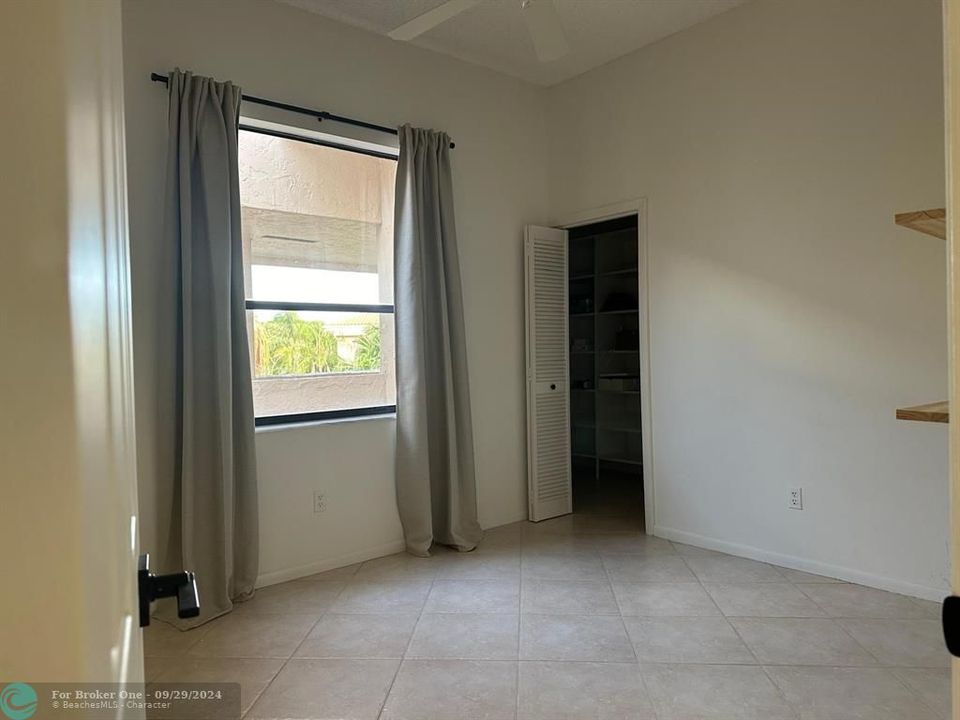 For Rent: $2,999 (2 beds, 2 baths, 1323 Square Feet)