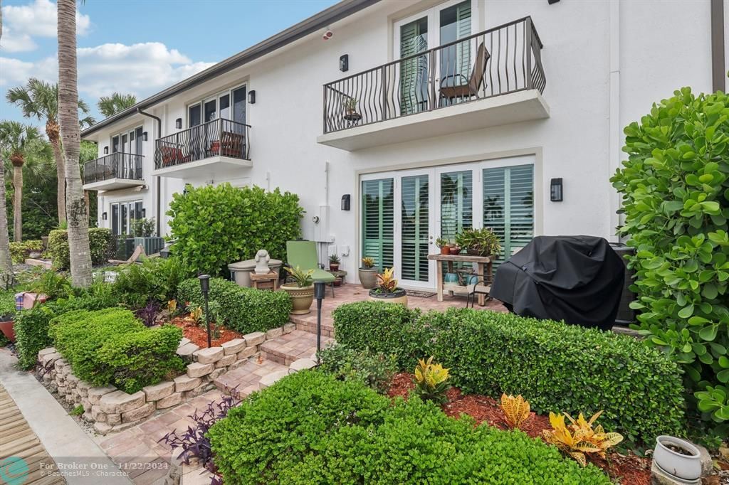 For Sale: $899,900 (3 beds, 2 baths, 2030 Square Feet)