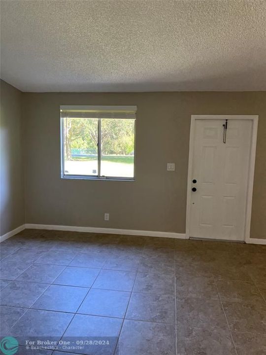 Active With Contract: $3,100 (3 beds, 2 baths, 1200 Square Feet)