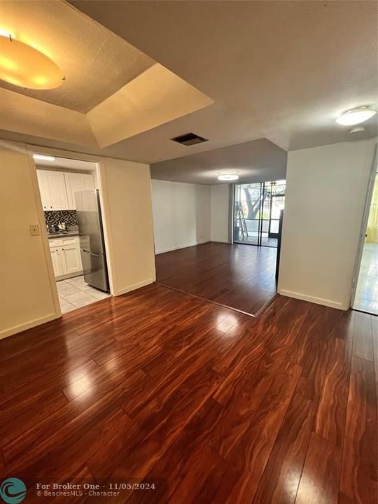 Active With Contract: $1,650 (1 beds, 1 baths, 800 Square Feet)