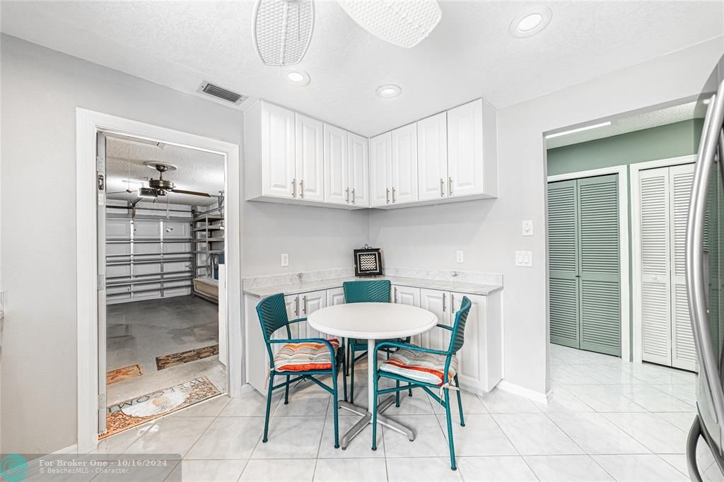 Active With Contract: $329,900 (2 beds, 2 baths, 1293 Square Feet)