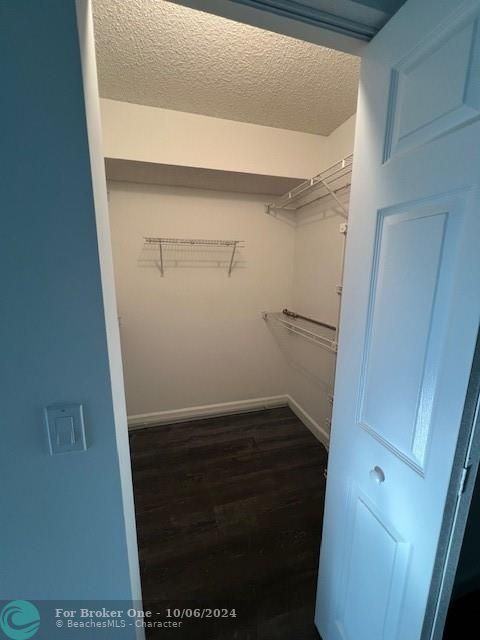 For Rent: $2,350 (2 beds, 2 baths, 1106 Square Feet)