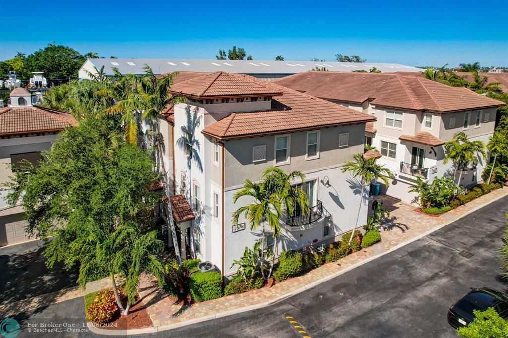 Active With Contract: $639,000 (3 beds, 3 baths, 1822 Square Feet)