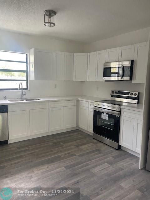 For Rent: $2,250 (2 beds, 1 baths, 2220 Square Feet)