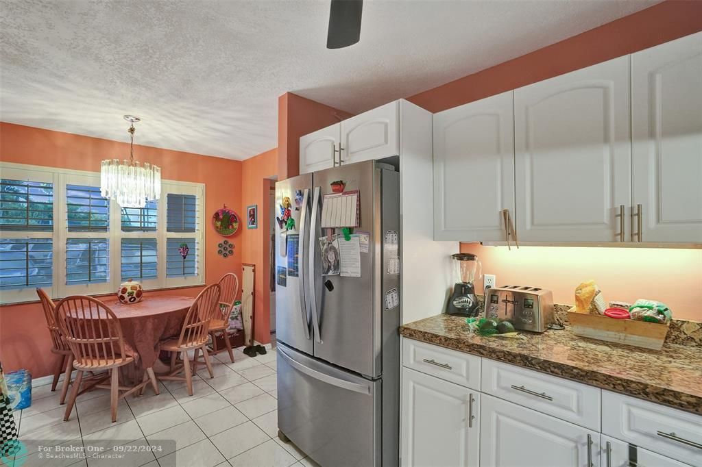 For Sale: $269,900 (2 beds, 2 baths, 1370 Square Feet)