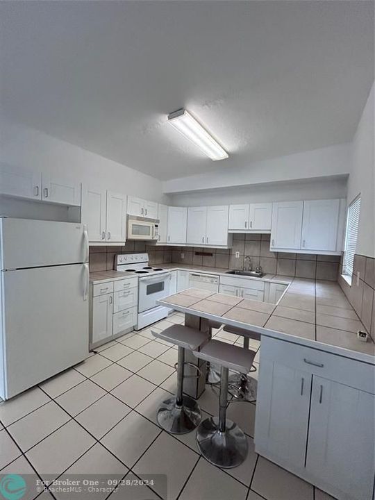 Recently Sold: $2,150 (2 beds, 1 baths, 750 Square Feet)