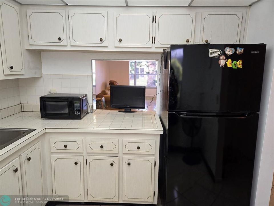 Active With Contract: $124,990 (2 beds, 2 baths, 990 Square Feet)