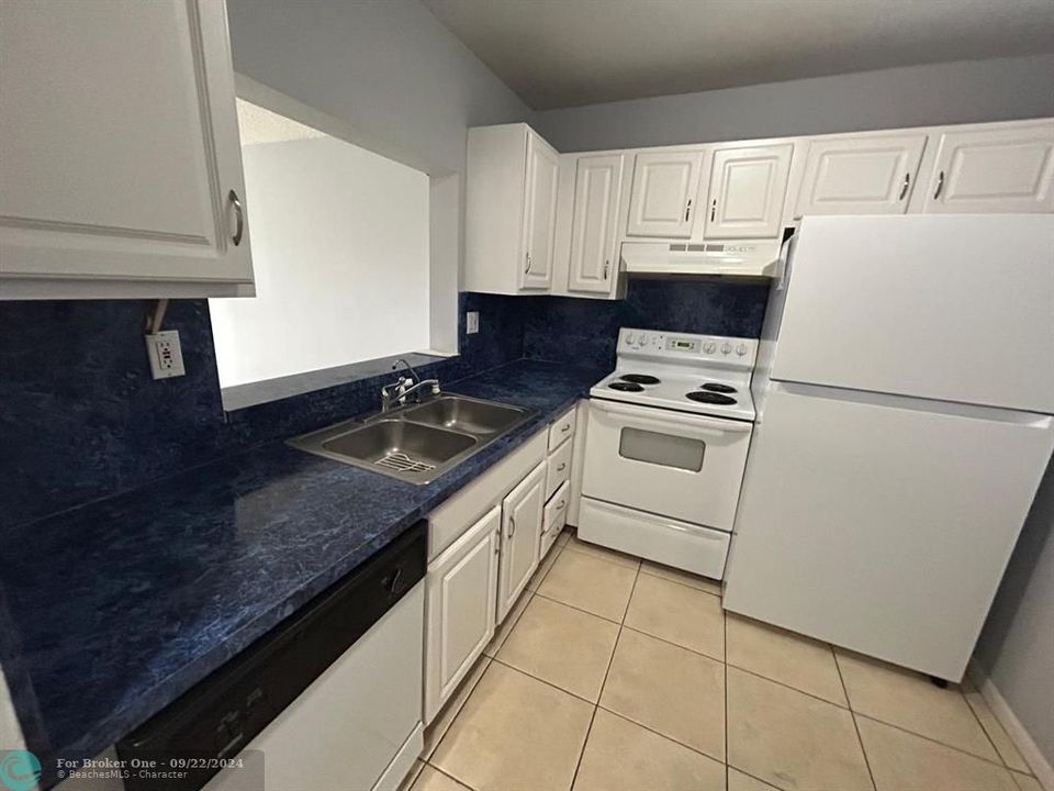 For Sale: $154,900 (2 beds, 1 baths, 850 Square Feet)