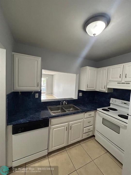 For Sale: $154,900 (2 beds, 1 baths, 850 Square Feet)