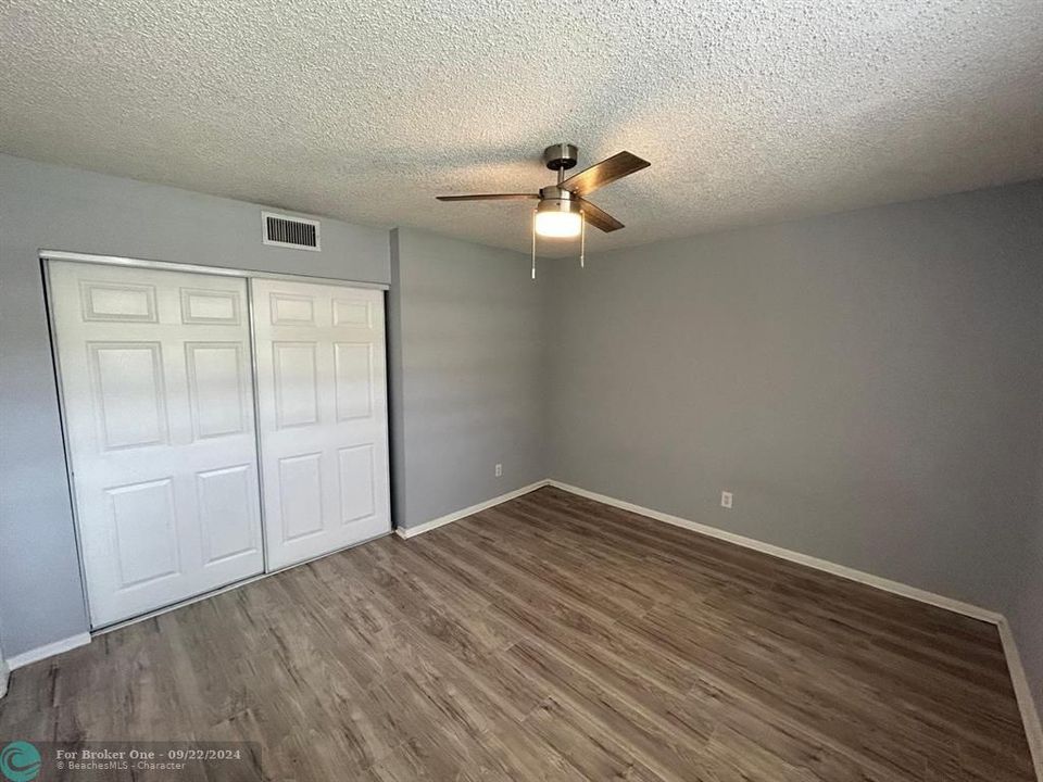 For Sale: $154,900 (2 beds, 1 baths, 850 Square Feet)