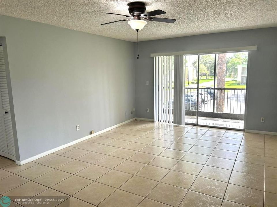 For Sale: $154,900 (2 beds, 1 baths, 850 Square Feet)