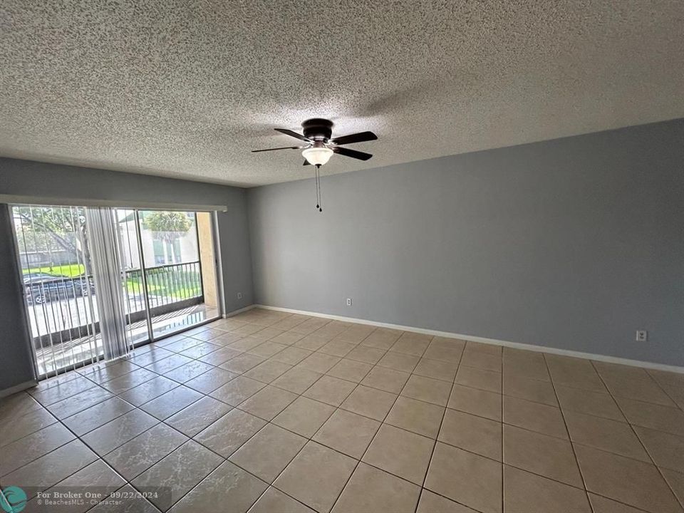 For Sale: $154,900 (2 beds, 1 baths, 850 Square Feet)