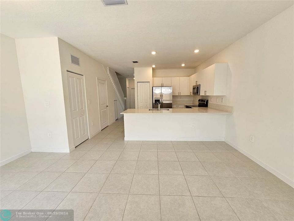 For Sale: $427,500 (3 beds, 2 baths, 1368 Square Feet)