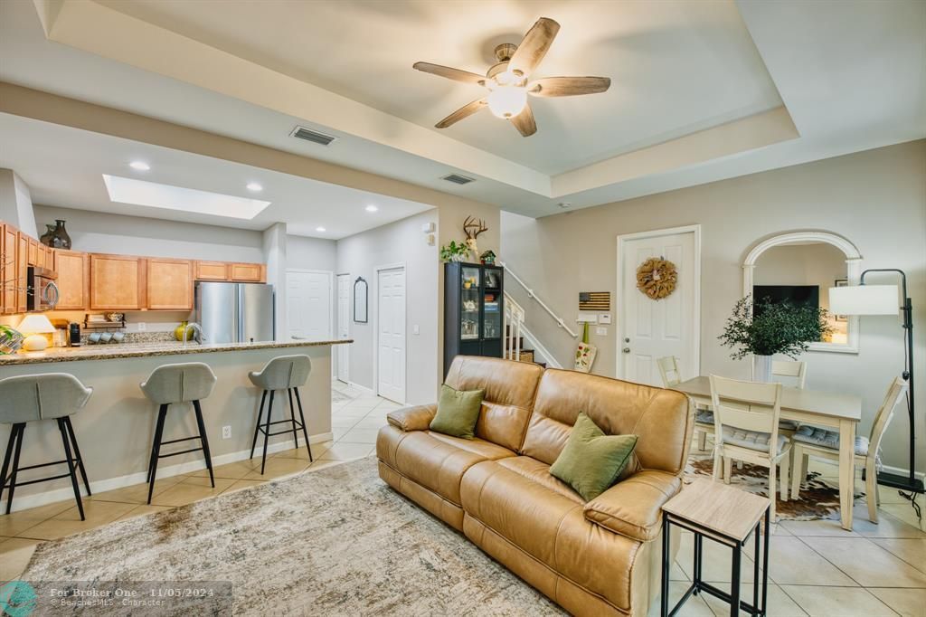 Active With Contract: $3,500 (3 beds, 2 baths, 1562 Square Feet)