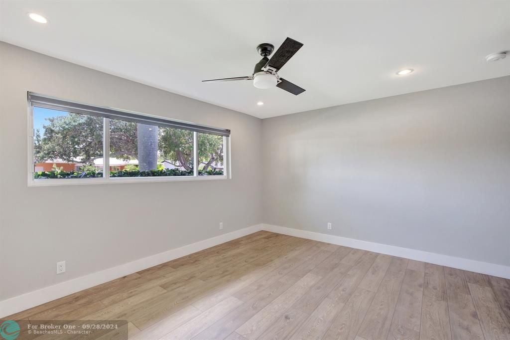 Active With Contract: $6,500 (3 beds, 3 baths, 1925 Square Feet)