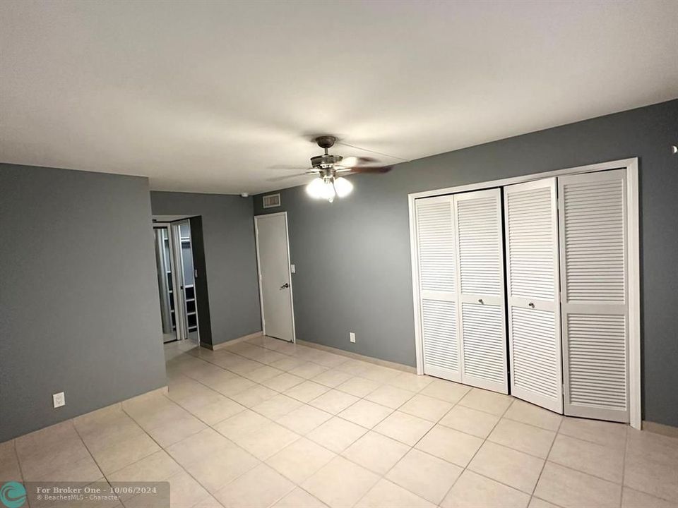 For Rent: $2,350 (2 beds, 2 baths, 1100 Square Feet)