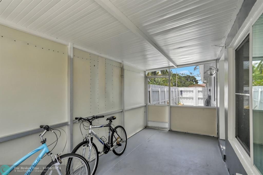 Active With Contract: $520,000 (3 beds, 2 baths, 1785 Square Feet)