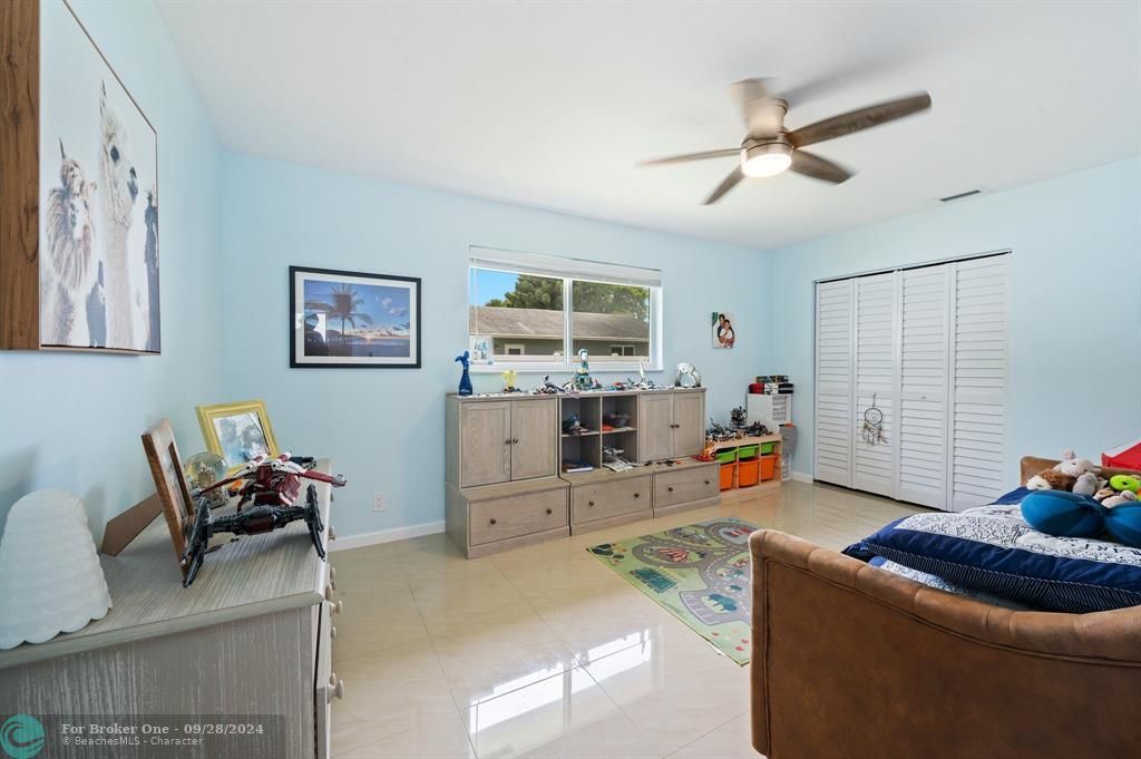 Active With Contract: $5,400 (4 beds, 2 baths, 2206 Square Feet)