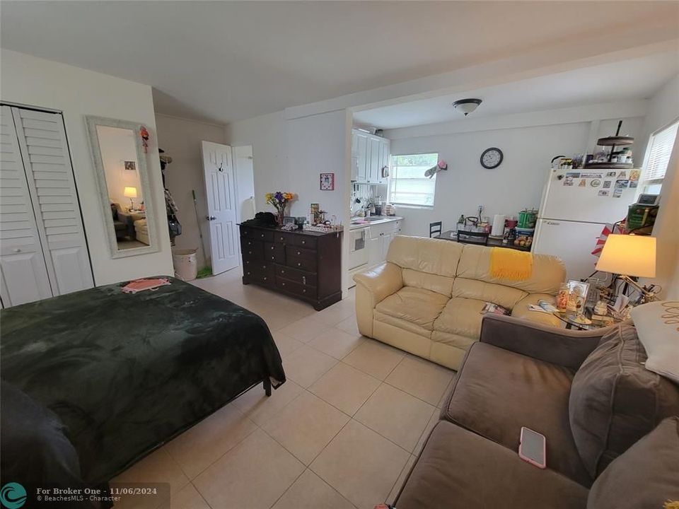 For Sale: $1,500 (0 beds, 1 baths, 2804 Square Feet)