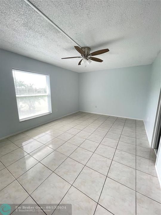 Active With Contract: $2,000 (2 beds, 2 baths, 1180 Square Feet)