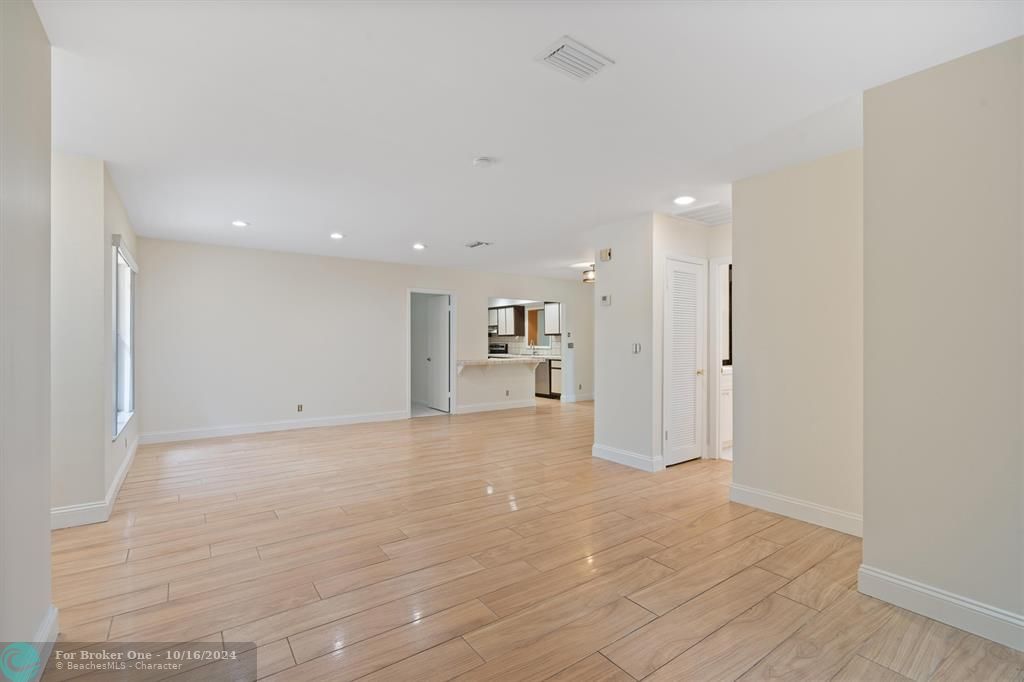 Active With Contract: $639,500 (4 beds, 2 baths, 2181 Square Feet)