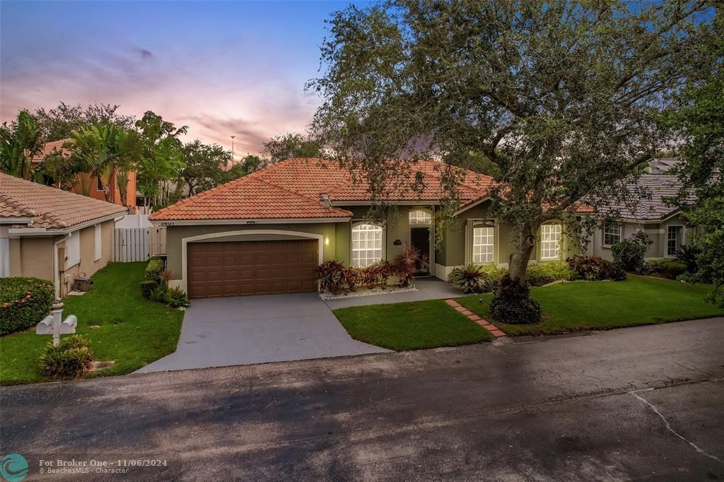 For Sale: $625,000 (3 beds, 2 baths, 1697 Square Feet)