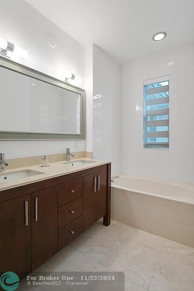 For Sale: $565,000 (2 beds, 2 baths, 1660 Square Feet)