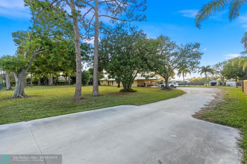 For Sale: $739,000 (3 beds, 2 baths, 2320 Square Feet)