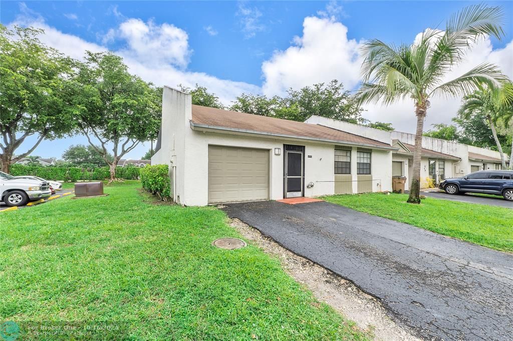 Active With Contract: $375,000 (3 beds, 2 baths, 1296 Square Feet)