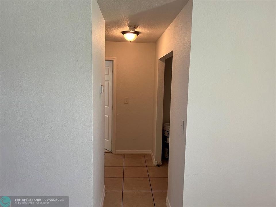 For Sale: $3,350 (4 beds, 2 baths, 2592 Square Feet)