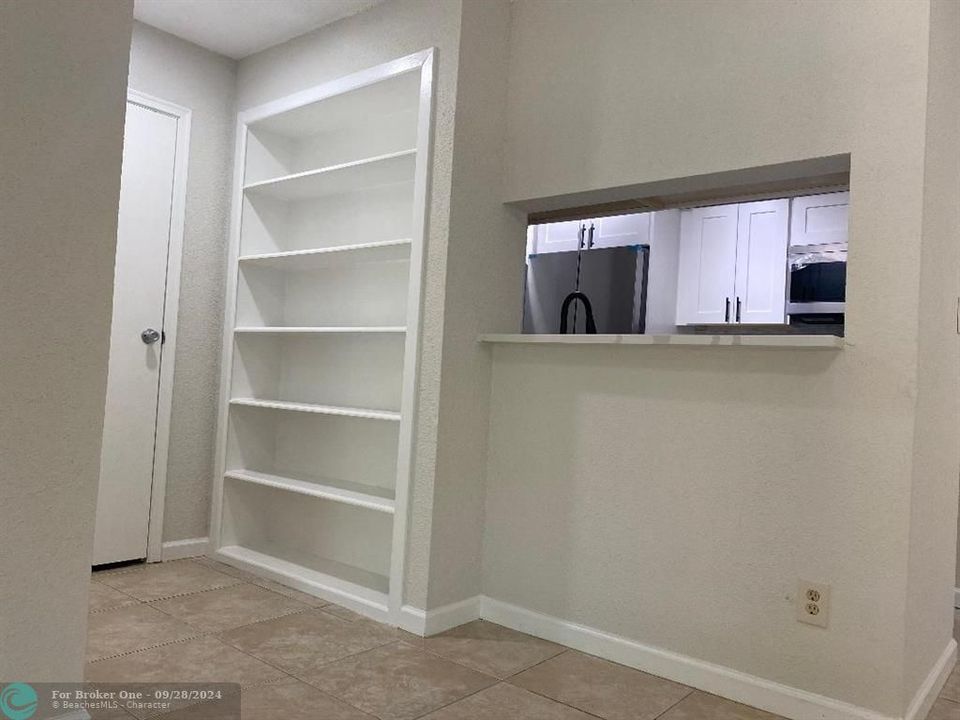 Active With Contract: $194,000 (1 beds, 1 baths, 780 Square Feet)