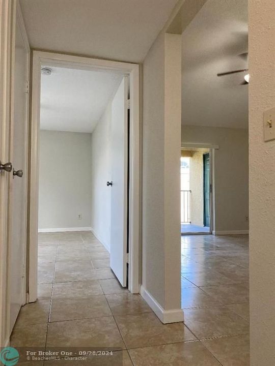 Active With Contract: $194,000 (1 beds, 1 baths, 780 Square Feet)