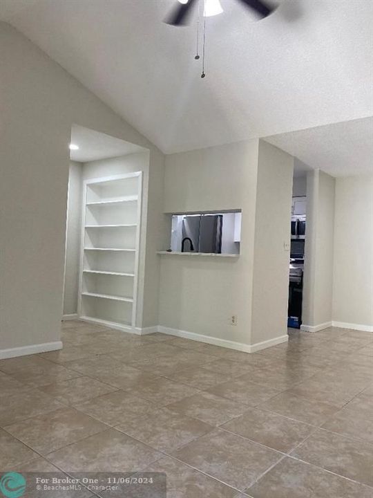 Active With Contract: $194,000 (1 beds, 1 baths, 780 Square Feet)