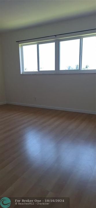 For Rent: $2,100 (1 beds, 1 baths, 720 Square Feet)