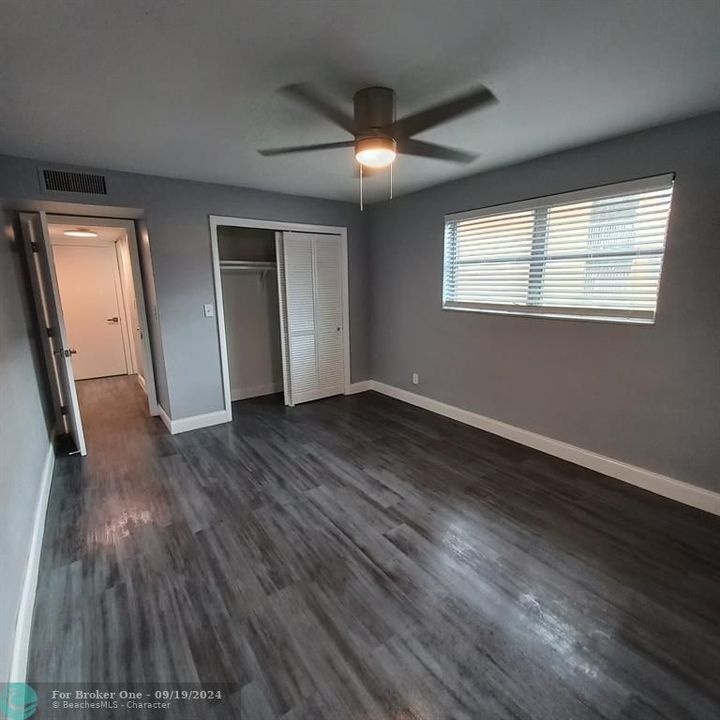 Active With Contract: $1,795 (1 beds, 1 baths, 800 Square Feet)