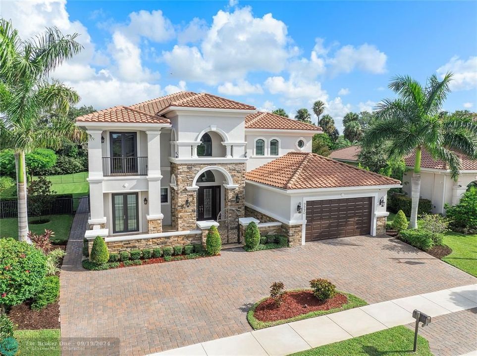 For Sale: $2,675,000 (6 beds, 5 baths, 5510 Square Feet)