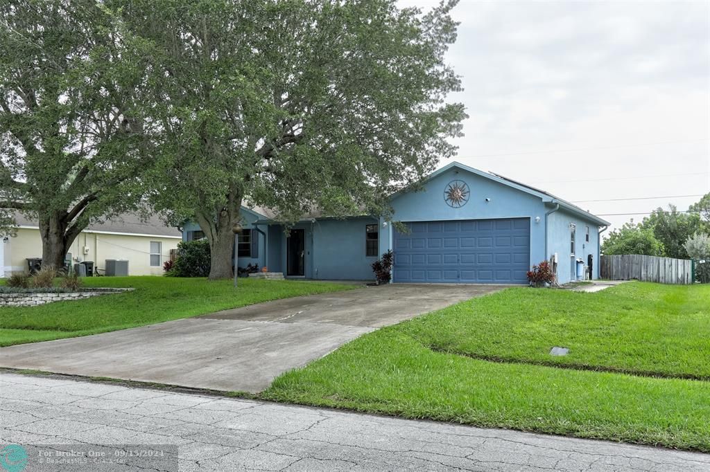 Active With Contract: $335,000 (3 beds, 2 baths, 1222 Square Feet)