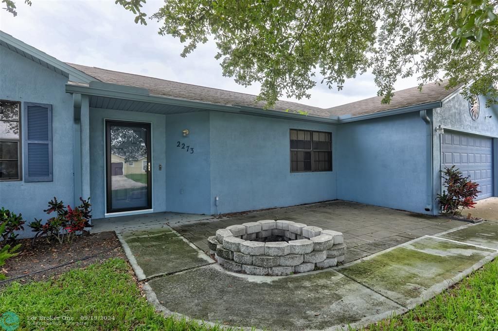 Active With Contract: $335,000 (3 beds, 2 baths, 1222 Square Feet)