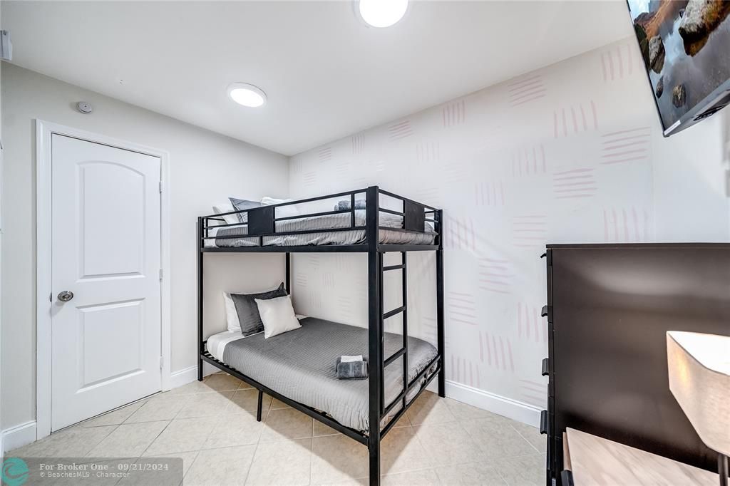 For Sale: $5,500 (2 beds, 2 baths, 3616 Square Feet)