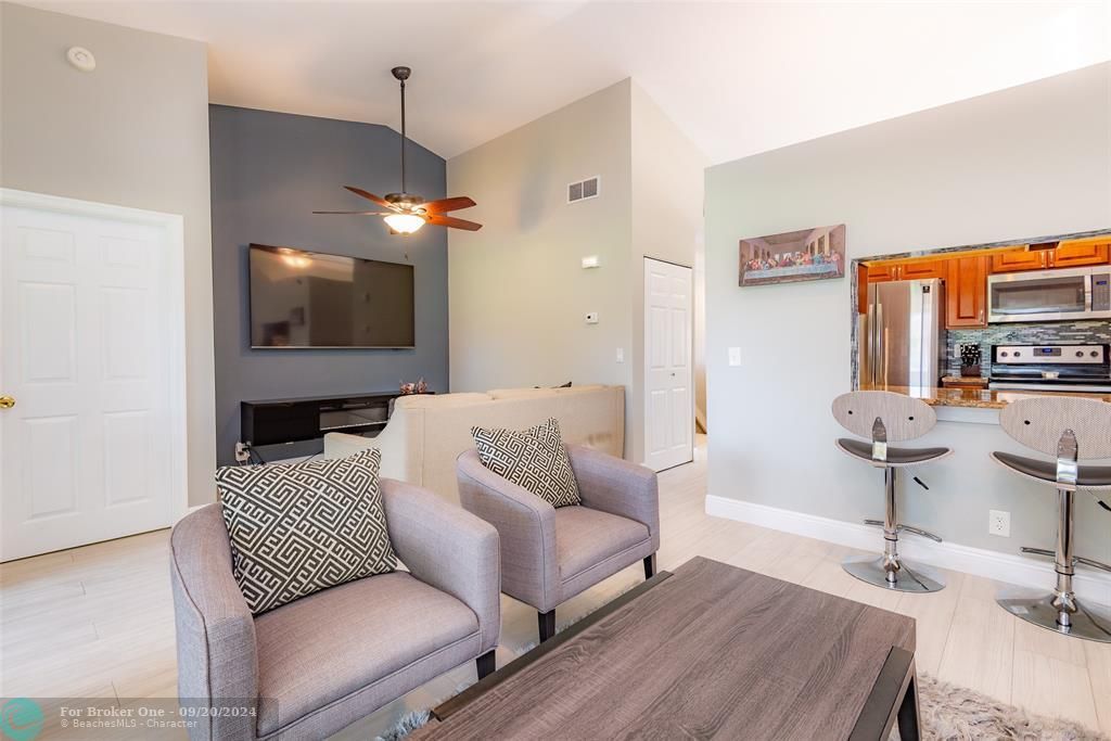 Active With Contract: $359,900 (3 beds, 2 baths, 1300 Square Feet)