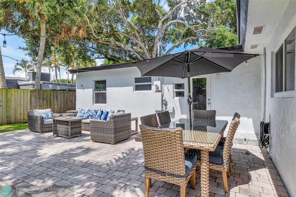 Active With Contract: $675,000 (3 beds, 2 baths, 1353 Square Feet)