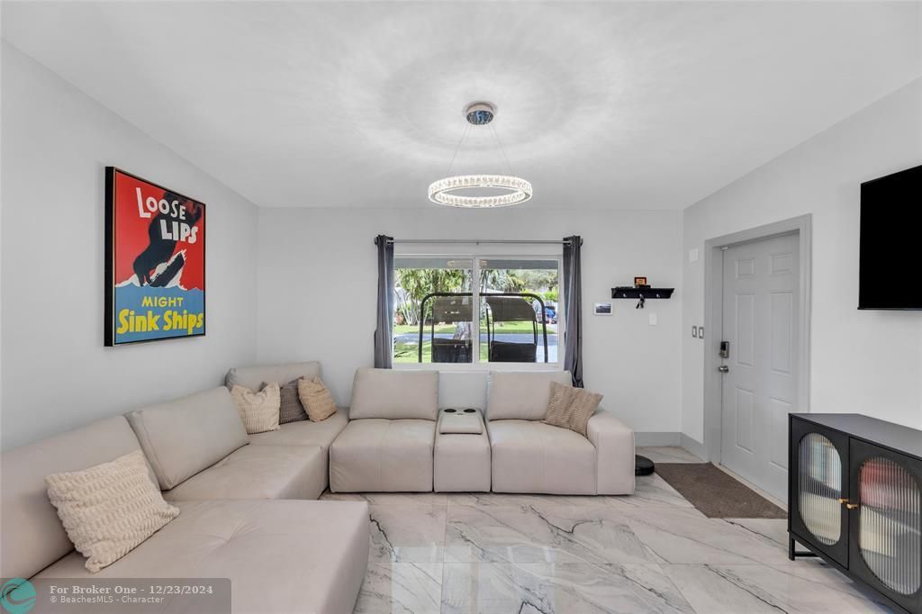 Active With Contract: $675,000 (3 beds, 2 baths, 1353 Square Feet)