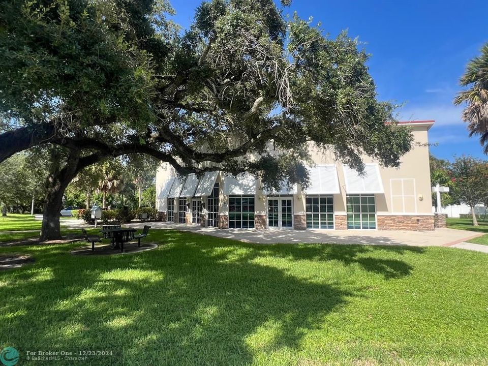 Active With Contract: $675,000 (3 beds, 2 baths, 1353 Square Feet)