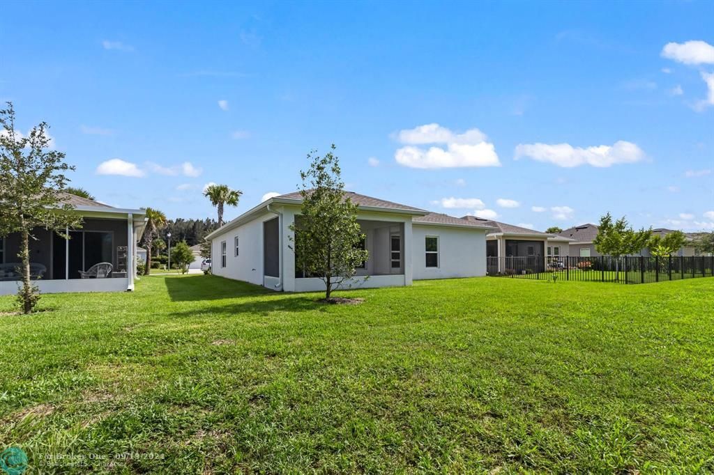 Active With Contract: $400,000 (3 beds, 2 baths, 1717 Square Feet)