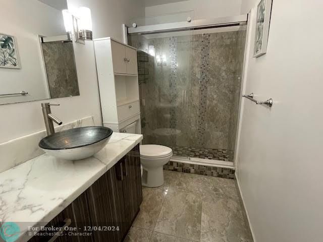 For Sale: $147,700 (1 beds, 1 baths, 665 Square Feet)