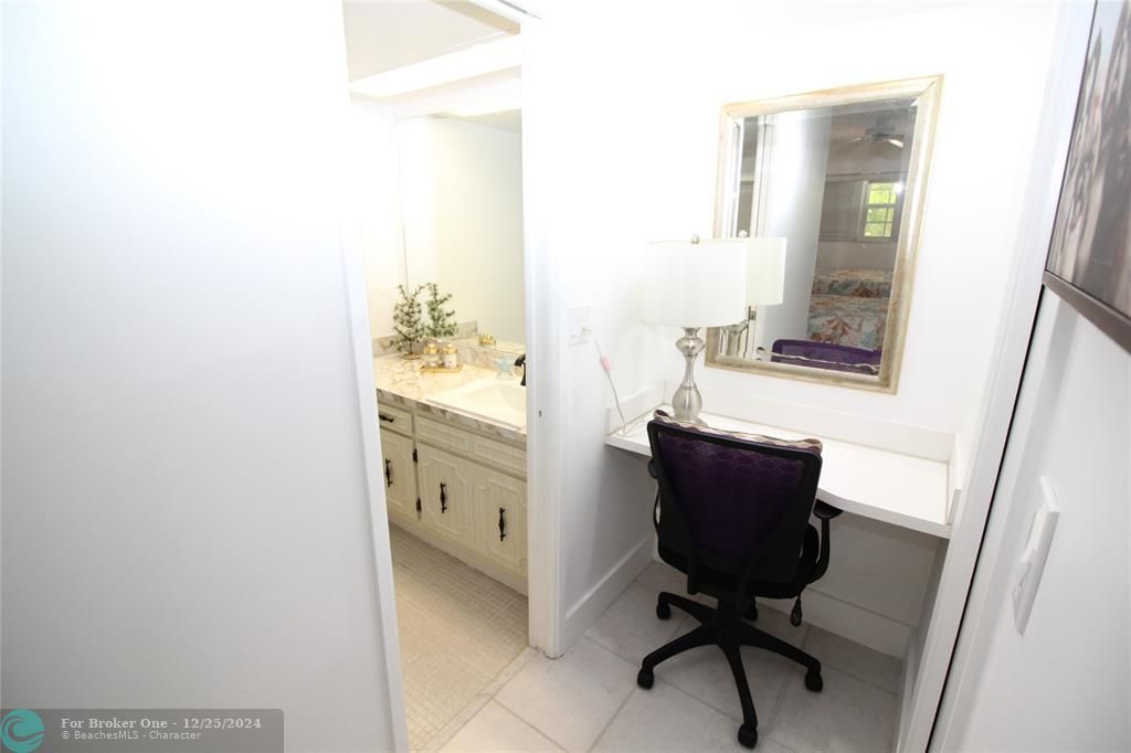 Active With Contract: $2,500 (2 beds, 2 baths, 1150 Square Feet)