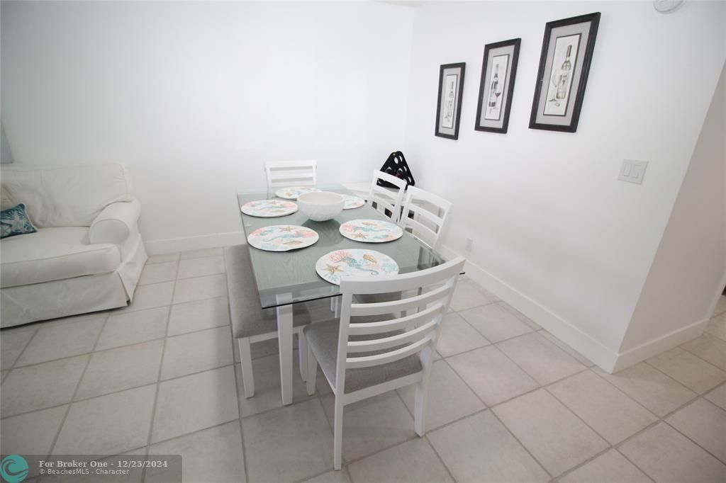 Active With Contract: $2,500 (2 beds, 2 baths, 1150 Square Feet)